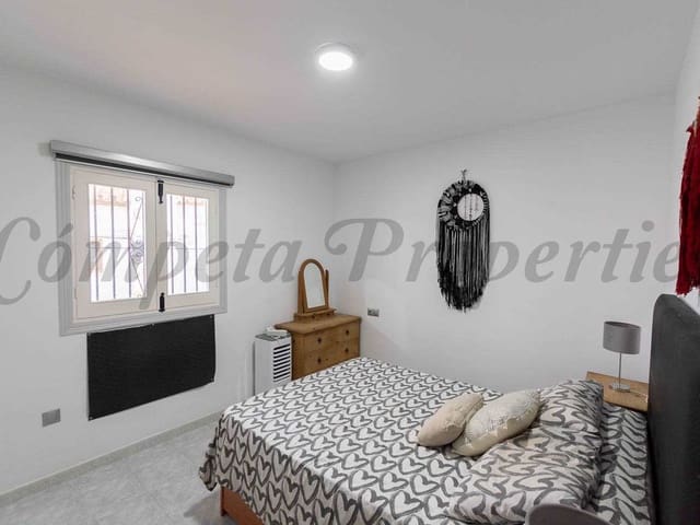 Image No.13-3 Bed Townhouse for sale