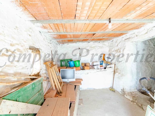 Image No.11-2 Bed Townhouse for sale