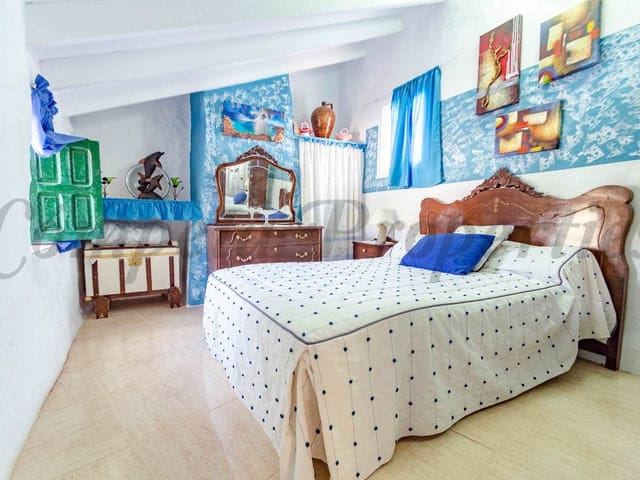 Image No.8-2 Bed Townhouse for sale