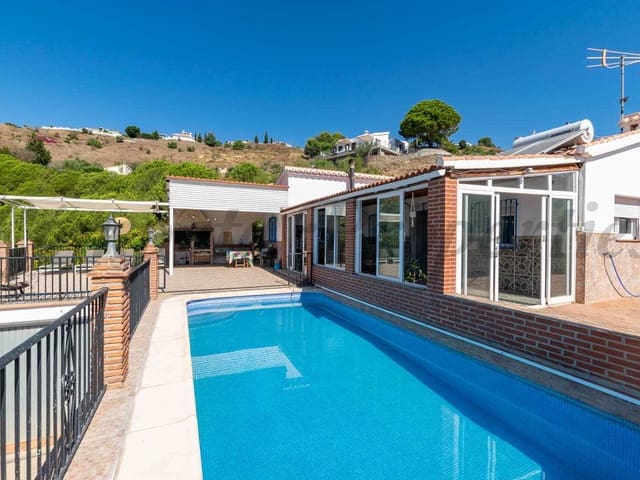 Image No.1-3 Bed Villa for sale
