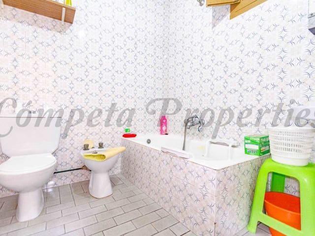 Image No.11-3 Bed Townhouse for sale