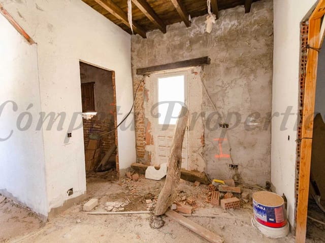 Image No.8-3 Bed Townhouse for sale