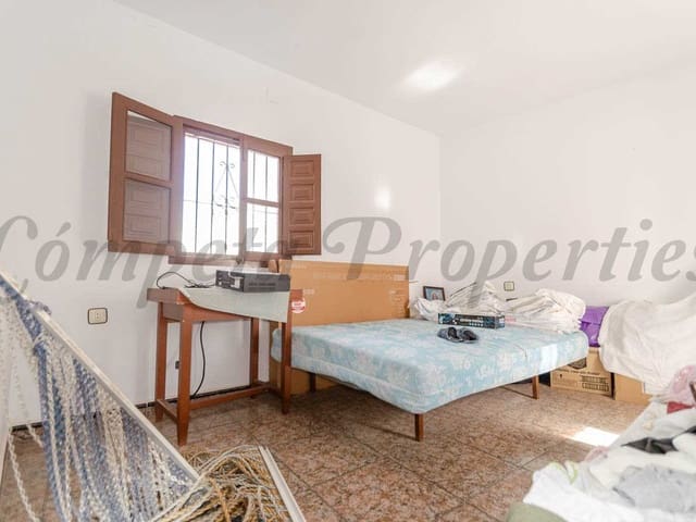 Image No.7-4 Bed Townhouse for sale