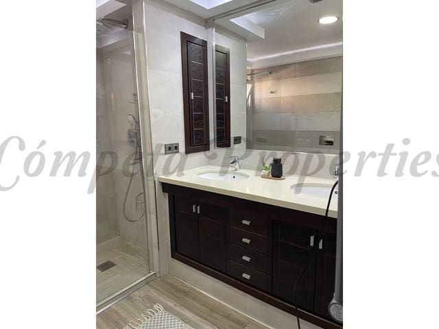 Image No.12-5 Bed Townhouse for sale