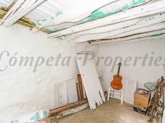 Image No.12-2 Bed Townhouse for sale