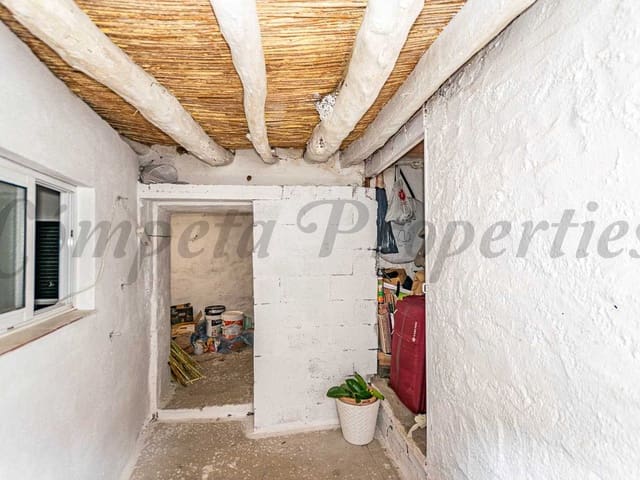 Image No.13-2 Bed Townhouse for sale