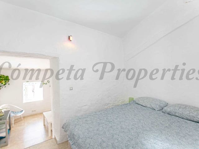 Image No.6-2 Bed Townhouse for sale