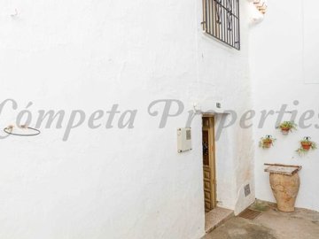 CÓMPETA PROPERTIES S.L most sold property