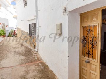 CÓMPETA PROPERTIES S.L most sold property