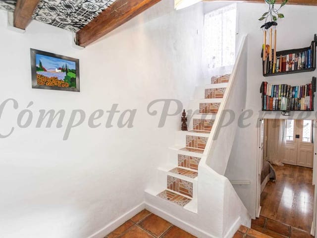 Image No.16-2 Bed Townhouse for sale