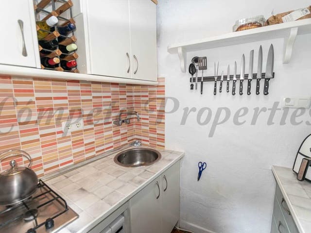 Image No.6-2 Bed Townhouse for sale