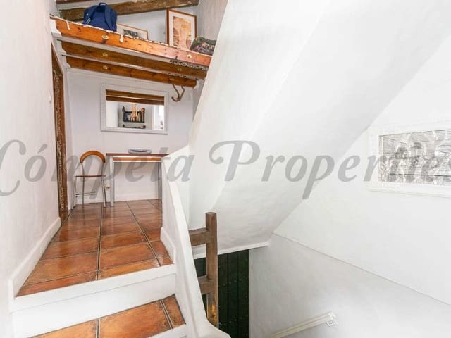 Image No.8-2 Bed Townhouse for sale