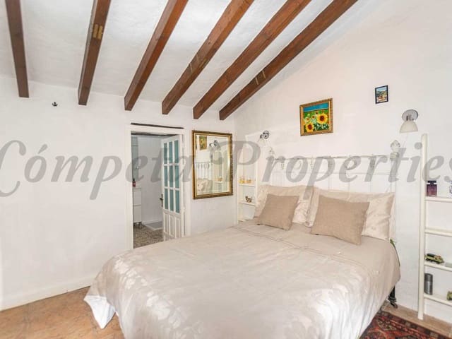 Image No.9-2 Bed Townhouse for sale