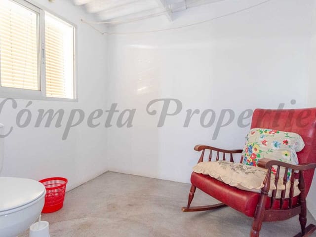 Image No.13-3 Bed Townhouse for sale