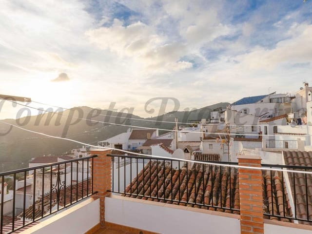 Image No.15-3 Bed Townhouse for sale