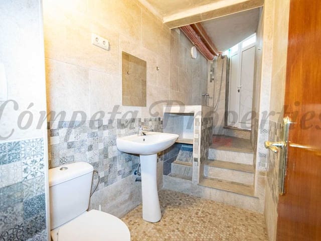 Image No.10-3 Bed Townhouse for sale