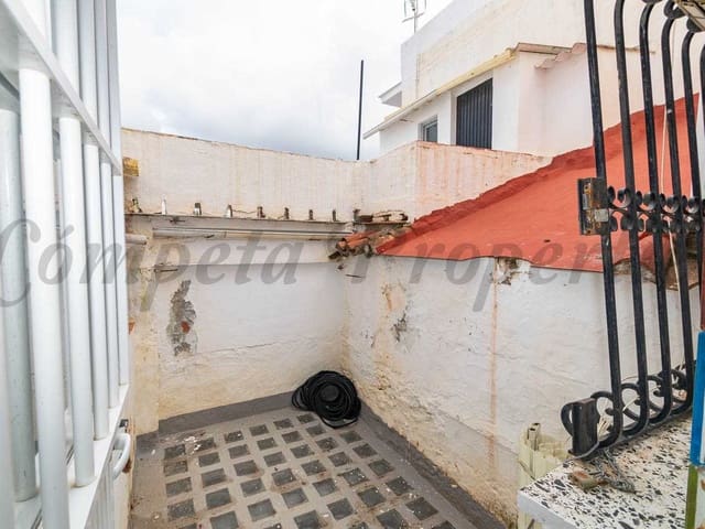 Image No.13-3 Bed Townhouse for sale