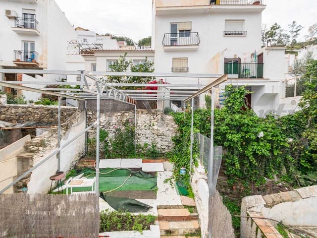 Image No.19-3 Bed Townhouse for sale