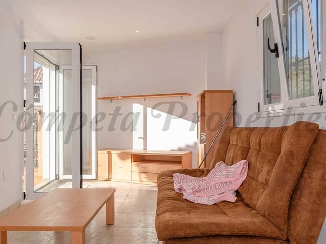 Image No.11-3 Bed Townhouse for sale