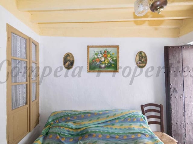 Image No.8-2 Bed Townhouse for sale