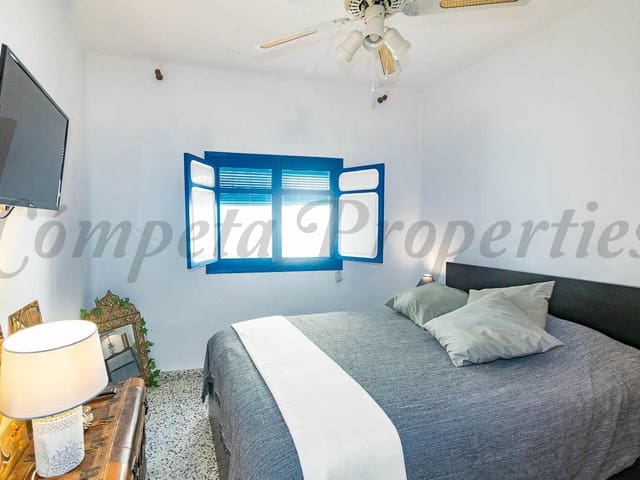 Image No.2-1 Bed Townhouse for sale