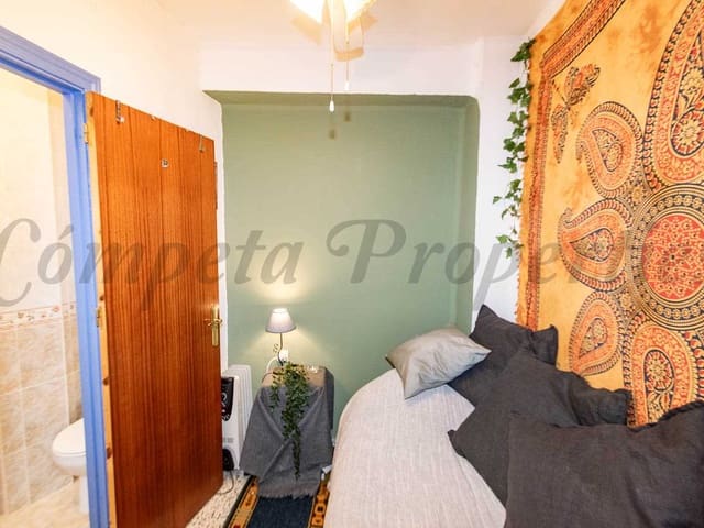 Image No.6-2 Bed Townhouse for sale
