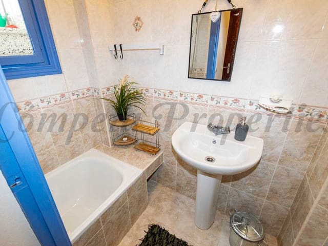 Image No.7-2 Bed Townhouse for sale