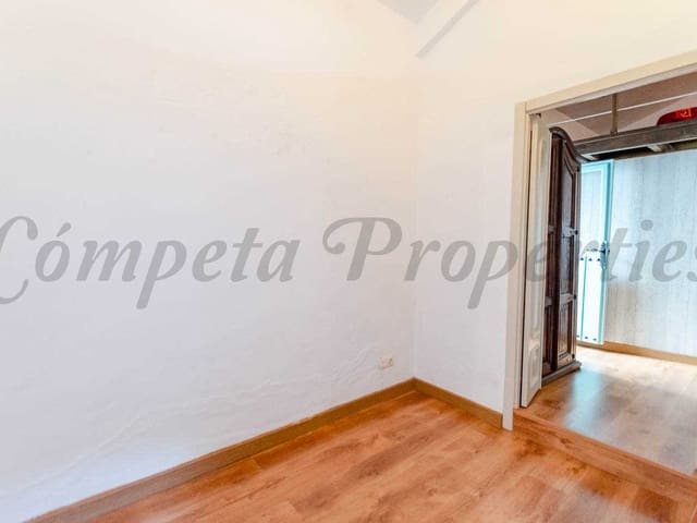 Image No.13-4 Bed Townhouse for sale