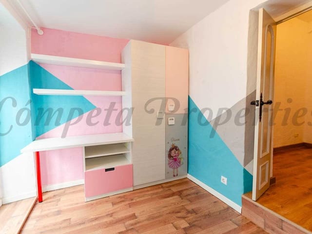 Image No.14-4 Bed Townhouse for sale