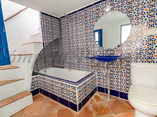 Image No.16-4 Bed Townhouse for sale