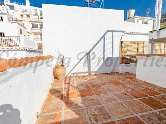 Image No.22-4 Bed Townhouse for sale