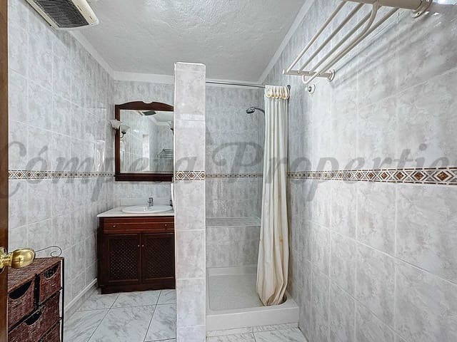 Image No.14-8 Bed Property for sale