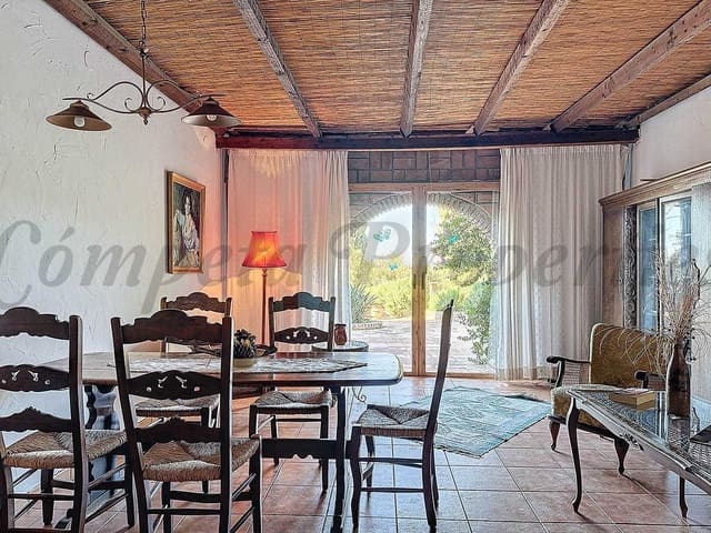 Image No.26-8 Bed Property for sale