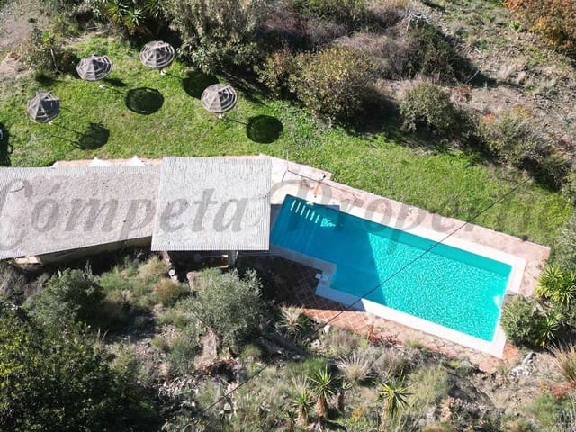 Image No.32-8 Bed Property for sale