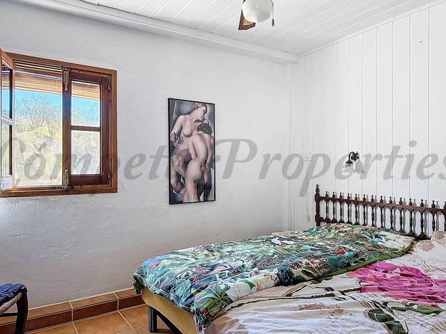 Image No.5-8 Bed Property for sale