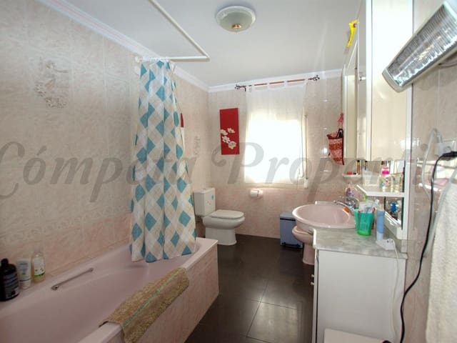 Image No.8-Propriété de 4 chambres à vendre à Cómpeta