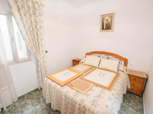 Image No.16-4 Bed Townhouse for sale