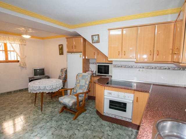 Image No.7-4 Bed Townhouse for sale