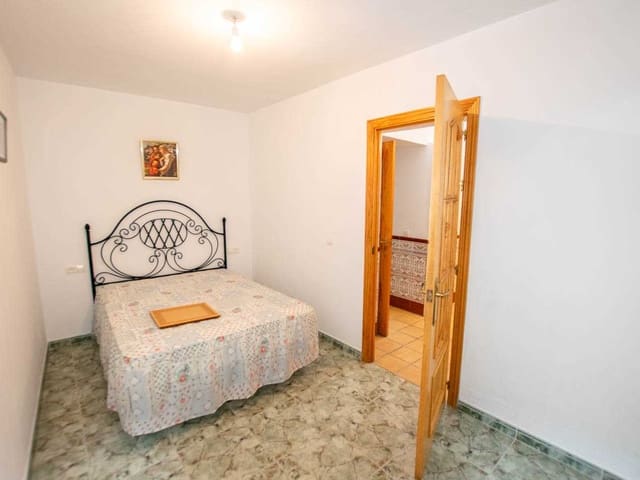 Image No.9-4 Bed Townhouse for sale