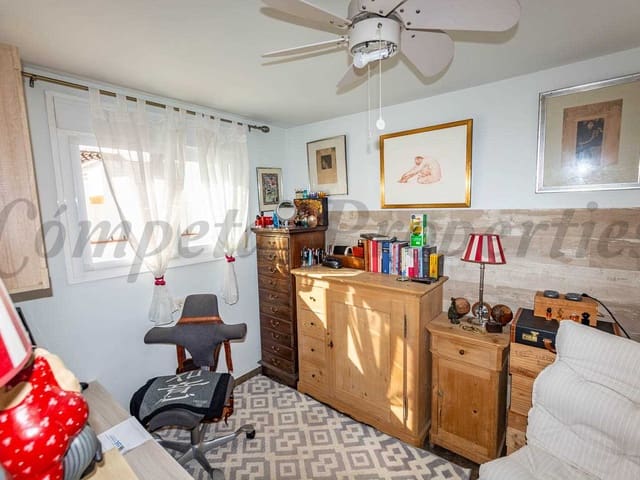 Image No.10-3 Bed Townhouse for sale