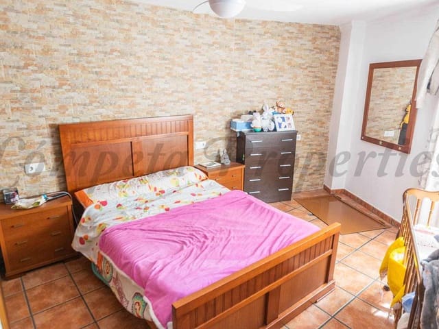 Image No.5-2 Bed Townhouse for sale