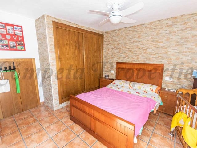 Image No.6-2 Bed Townhouse for sale