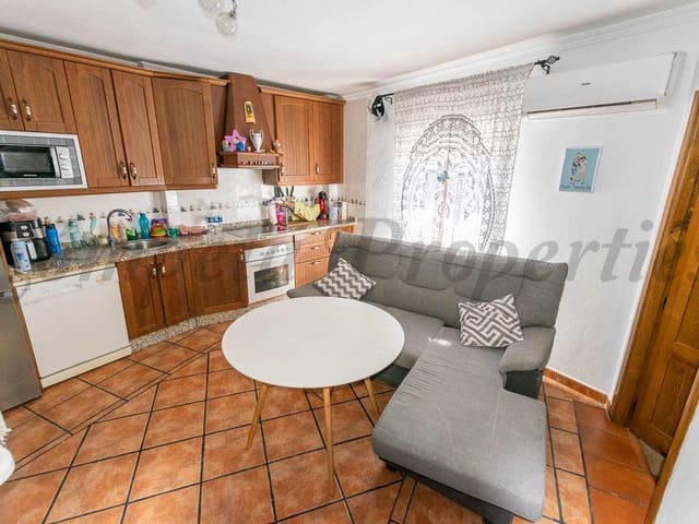 Image No.8-2 Bed Townhouse for sale