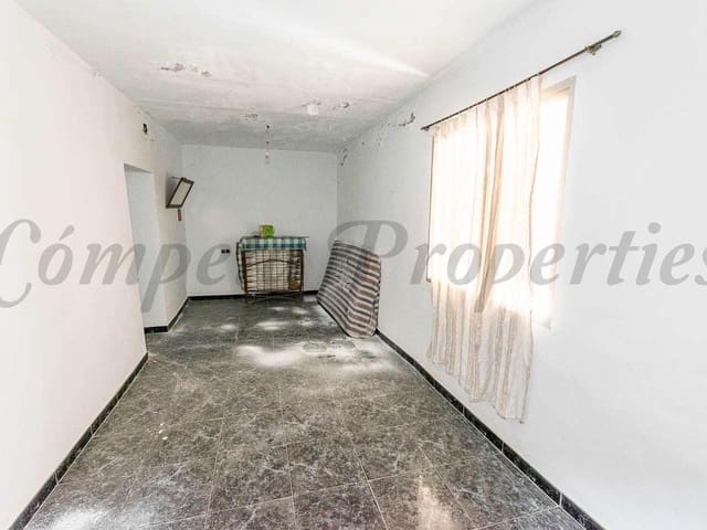 Image No.14-3 Bed Townhouse for sale