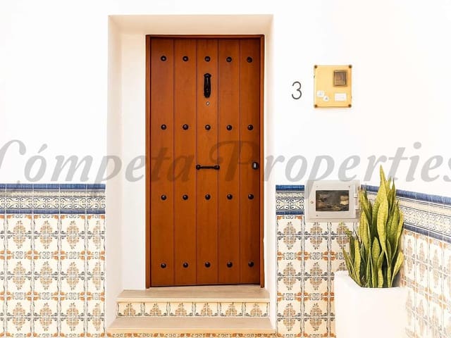 Image No.1-3 Bed Townhouse for sale