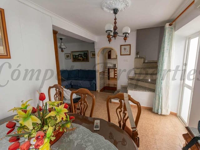 Image No.10-4 Bed Townhouse for sale