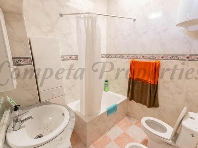 Image No.11-4 Bed Townhouse for sale