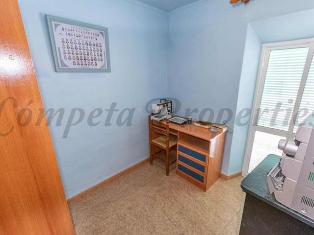 Image No.14-4 Bed Townhouse for sale