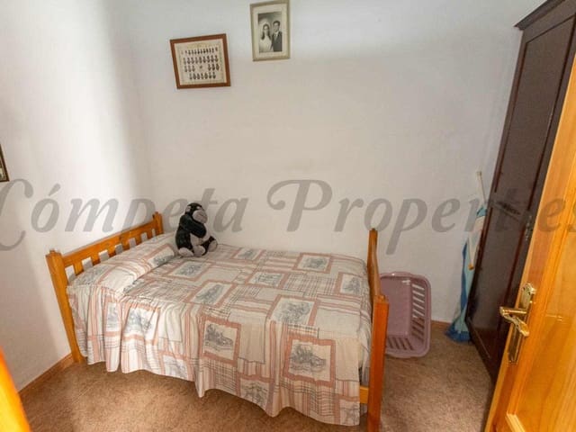 Image No.16-4 Bed Townhouse for sale