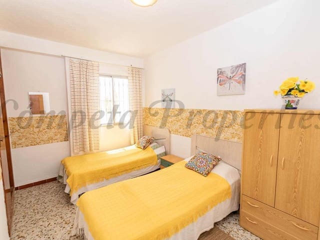 Image No.11-4 Bed Townhouse for sale